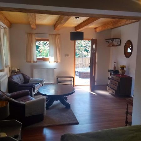 Stodola-Soukromy Apartman Pro Dva S Venkovni Virivkou Karlstejn Luaran gambar