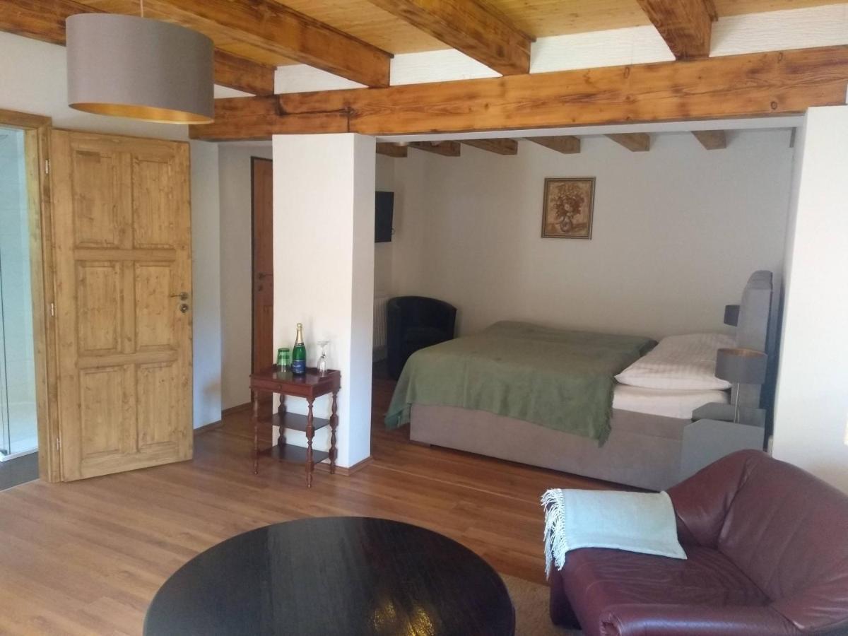 Stodola-Soukromy Apartman Pro Dva S Venkovni Virivkou Karlstejn Luaran gambar