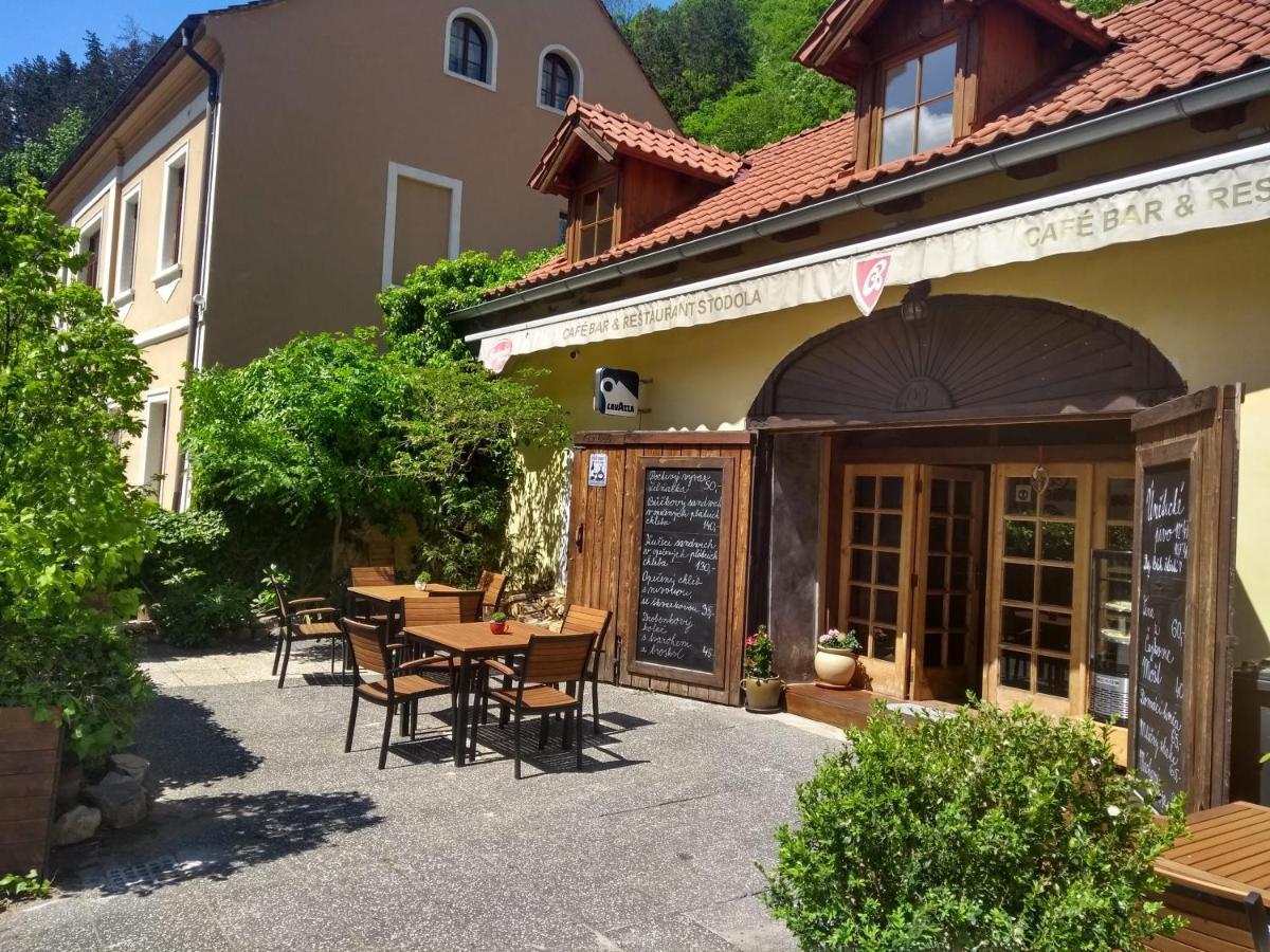 Stodola-Soukromy Apartman Pro Dva S Venkovni Virivkou Karlstejn Luaran gambar